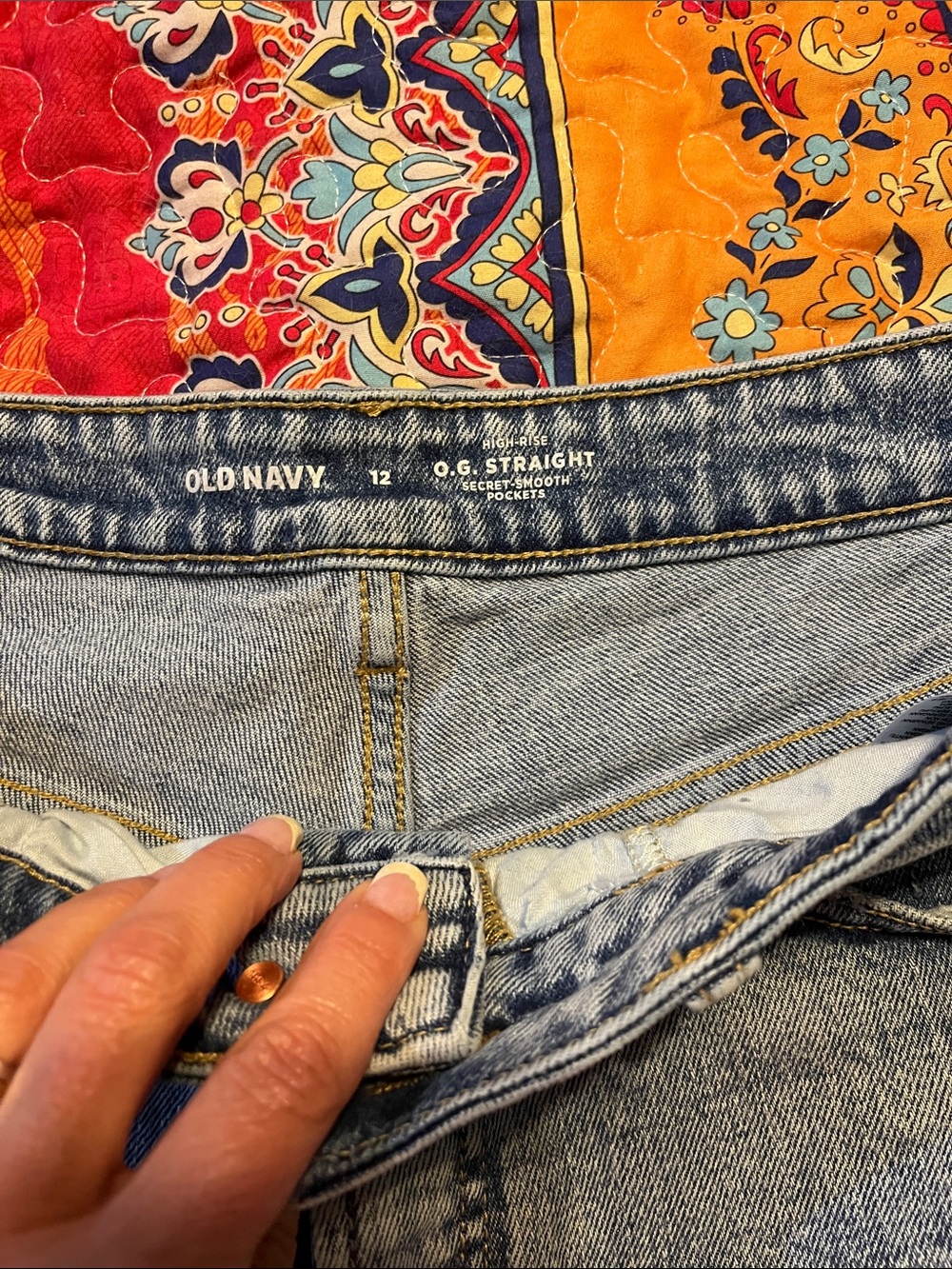 Classic Mid Wash Denim Shorts - Casual Frayed Hem - Picture 2 of 3